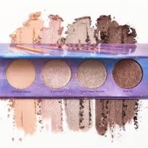 Space case cosmetics - quad eyeshadow palette